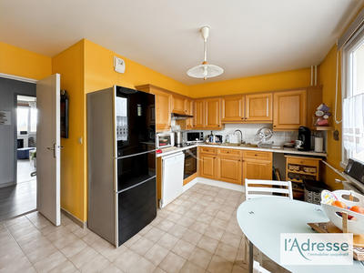 Appartement - 80 m² - 4 pièces