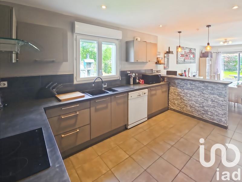 Maison - 95 m² - 5 pièces