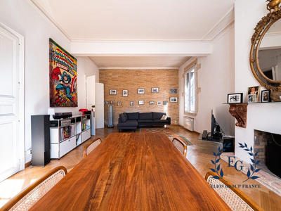 Maison - 252 m² - 7 pièces