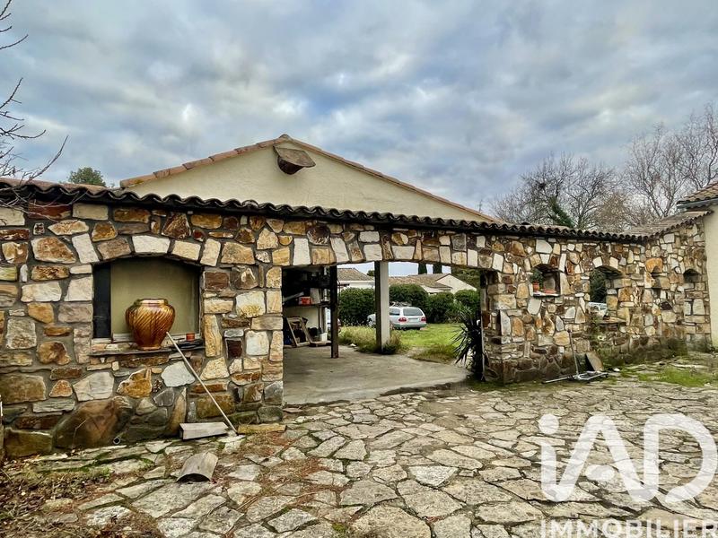 Maison - 204 m² - 7 pièces