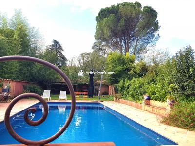 Maison - 267 m² - 9 pièces