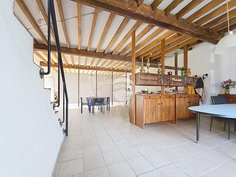 Maison - 246 m² - 8 pièces