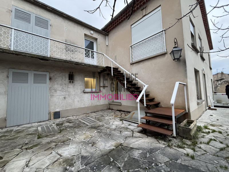 Maison - 312 m² - 9 pièces