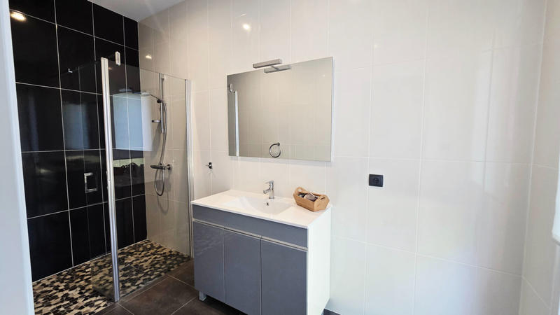 Maison - 246 m² - 7 pièces