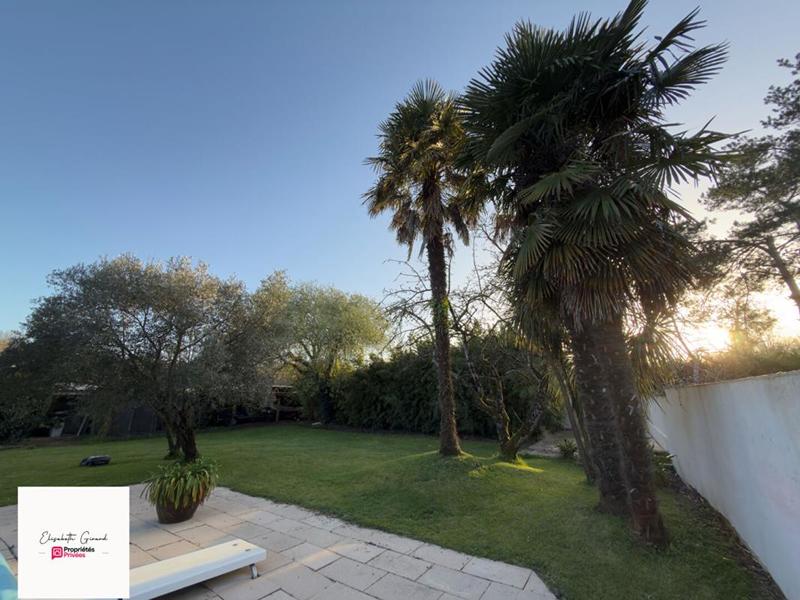 Maison - 205 m² - 6 pièces