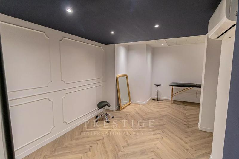 Local commercial - 19 m² - 2 pièces