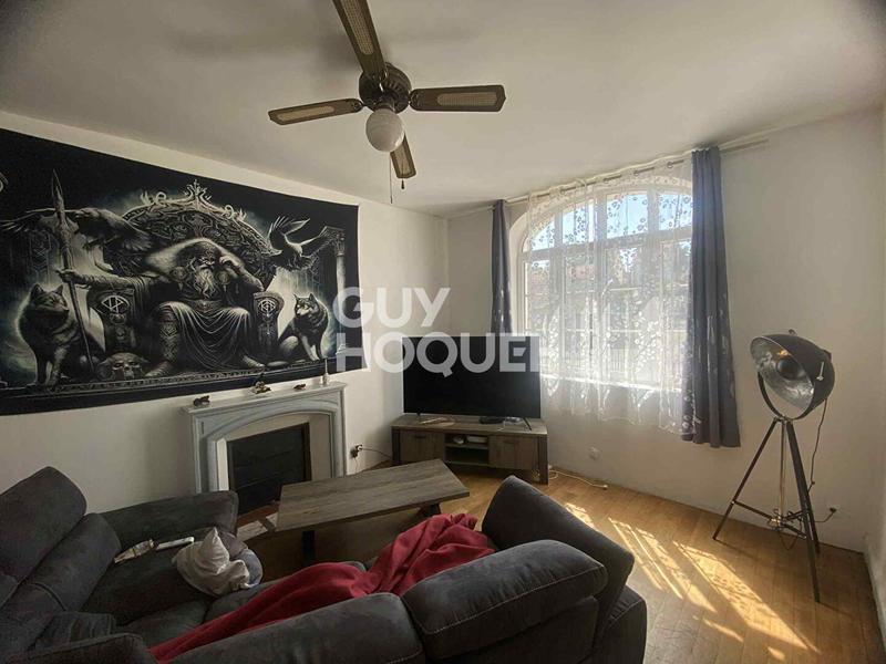 Maison - 240 m² - 12 pièces