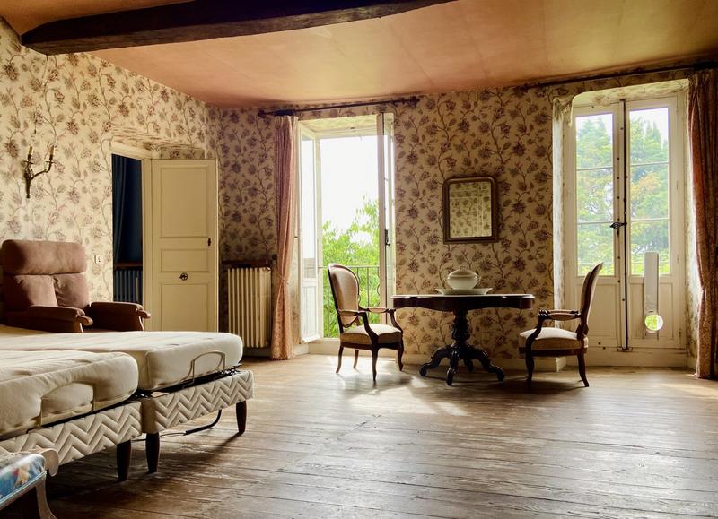 Maison - 303 m² - 10 pièces