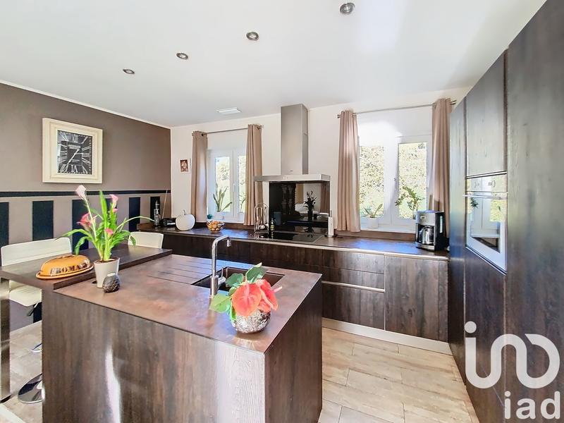 Maison - 208 m² - 9 pièces