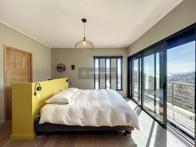 Maison - 195 m² - 5 pièces