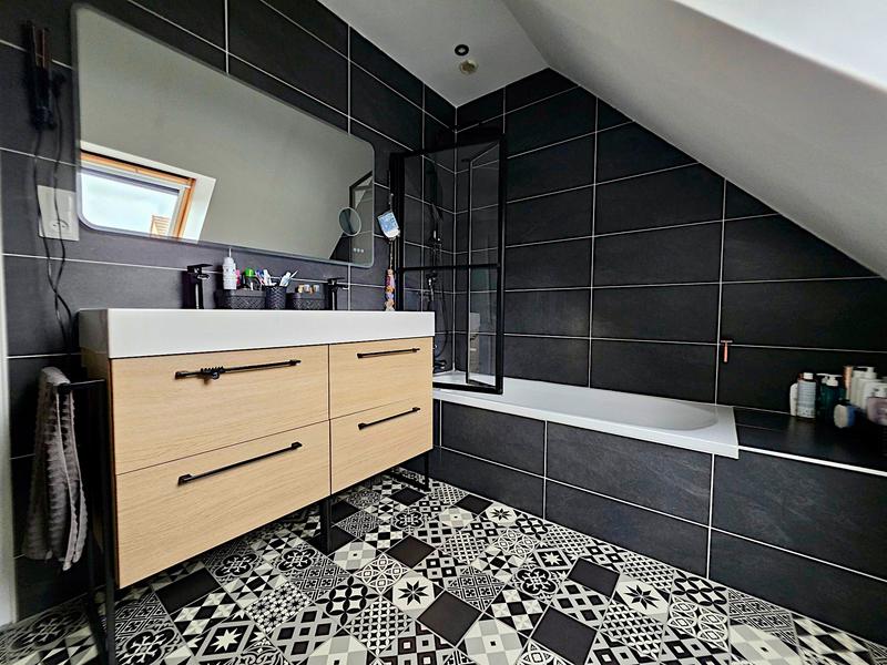 Maison traditionnelle - 96 m² - 4 pièces