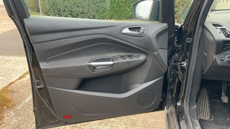 Ford c-Max (2) 1.0 EcoBoost 125 Titanium