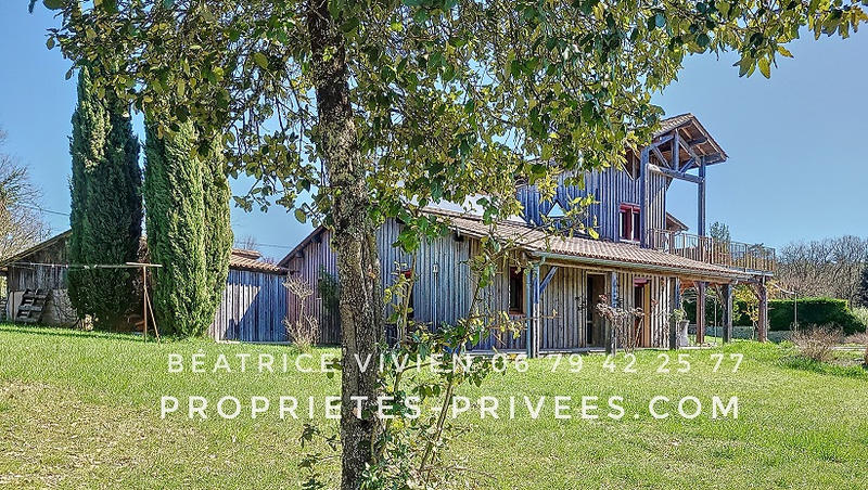 Maison - 215 m² - 7 pièces