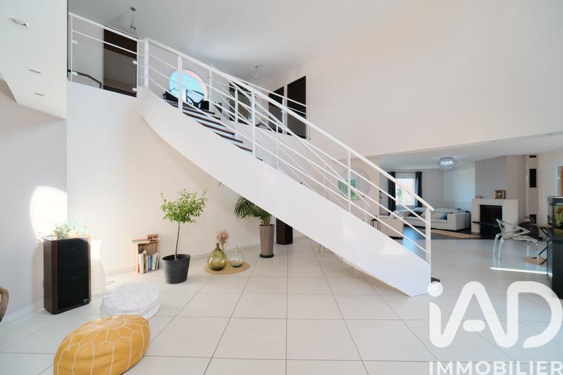 Maison de maîtres - 270 m² - 7 pièces