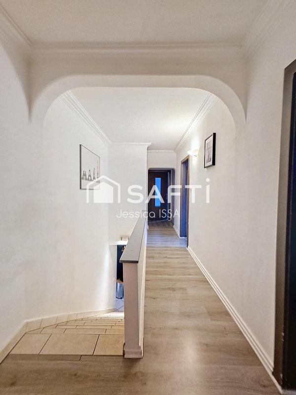 Maison - 224 m² - 7 pièces