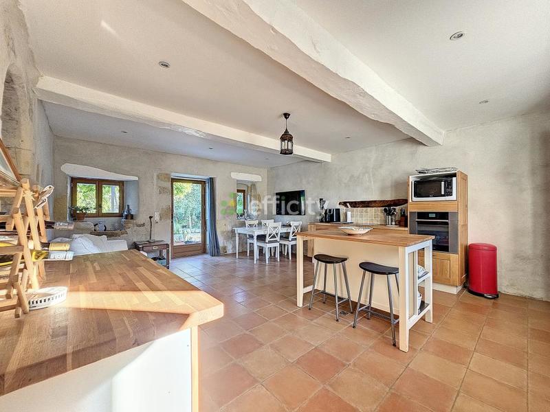 Maison - 252 m² - 11 pièces