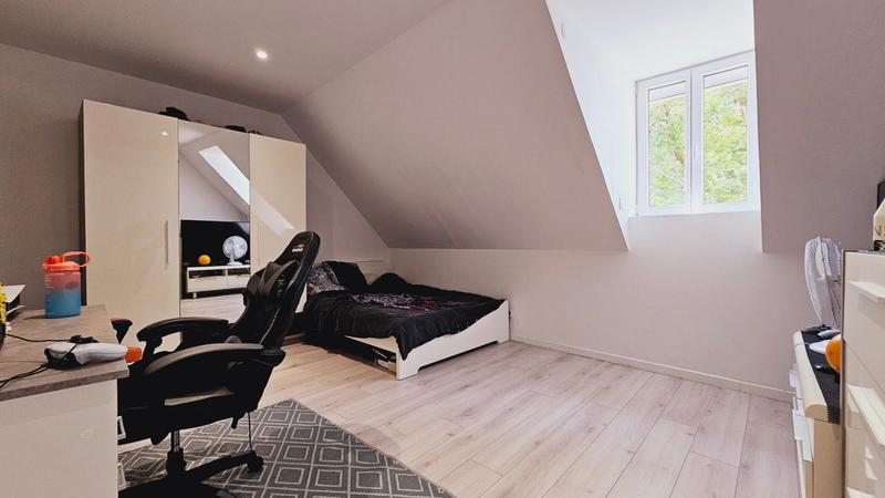 Maison - 180 m² - 5 pièces