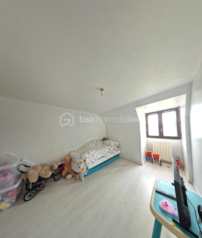 Maison traditionnelle - 110 m² - 7 pièces