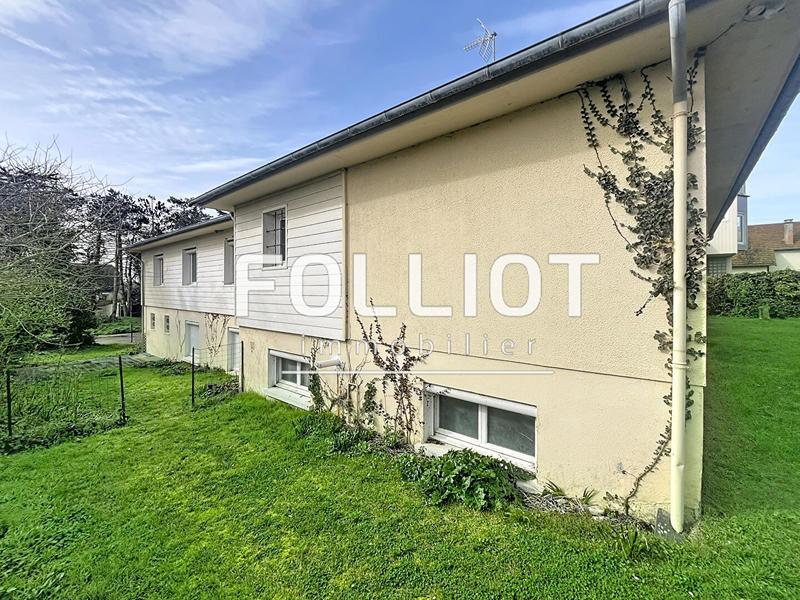 Maison - 205 m² - 10 pièces