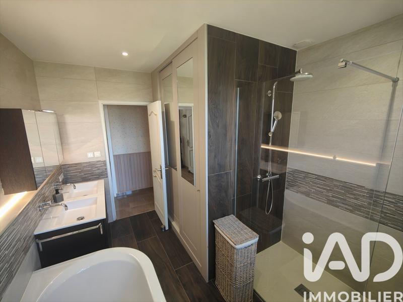 Maison - 101 m² - 5 pièces