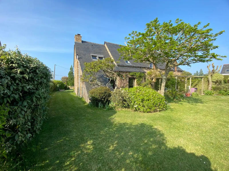 Maison - 280 m² - 10 pièces