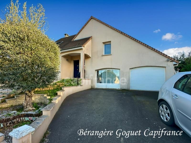 Maison - 93 m² - 5 pièces