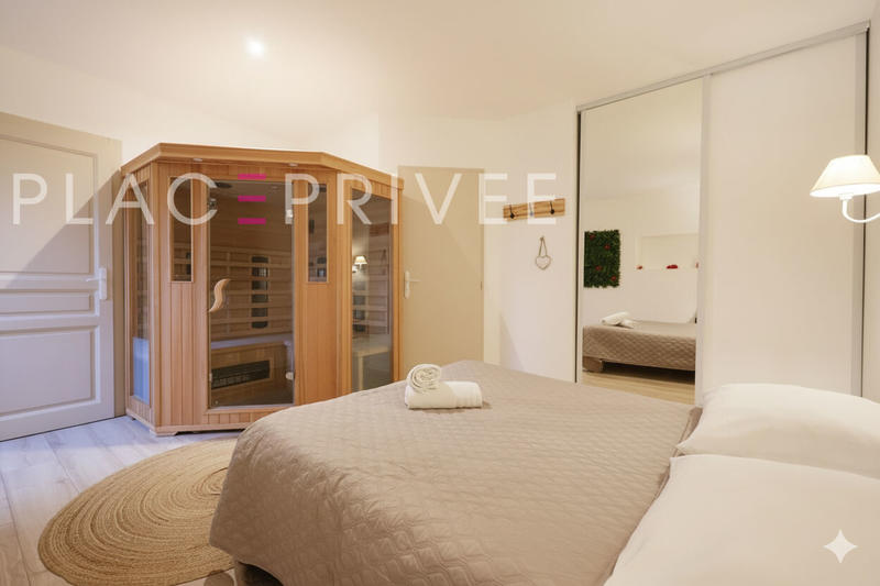 Maison - 200 m² - 6 pièces