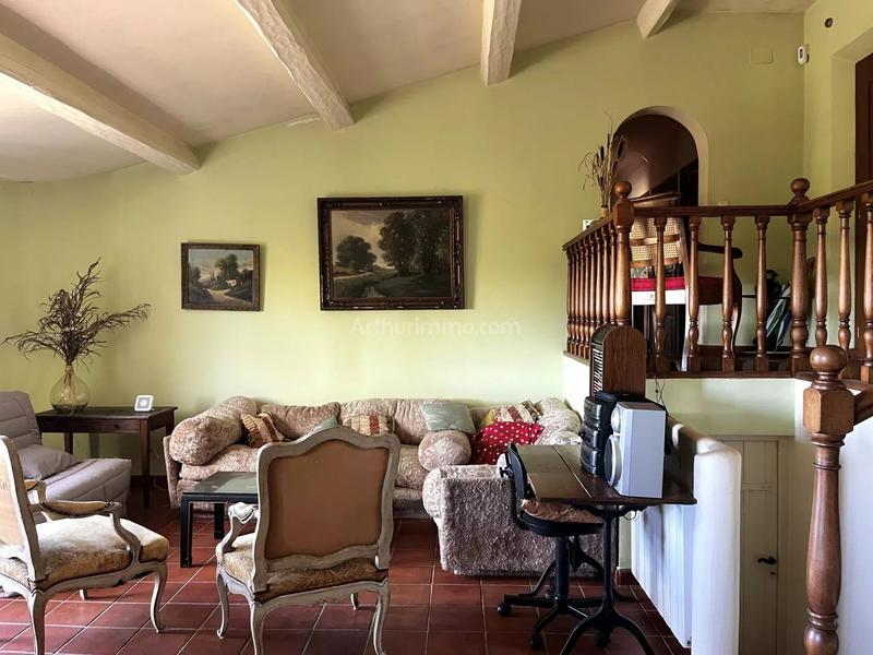 Maison - 261 m² - 7 pièces