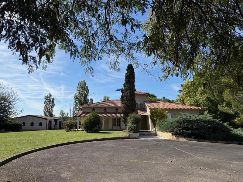 Propriété - 169 m² - 7 pièces