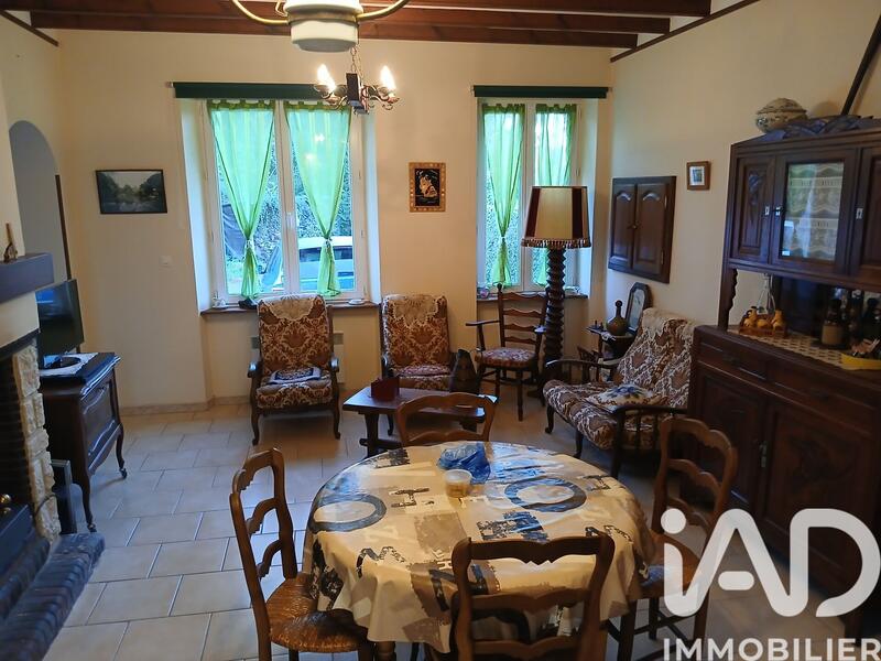 Maison - 212 m² - 11 pièces