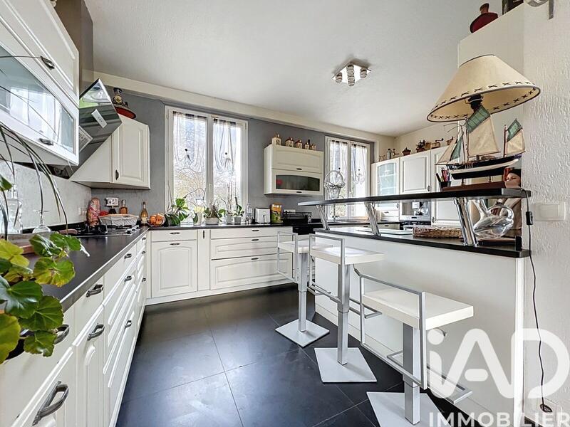 Maison - 400 m² - 10 pièces