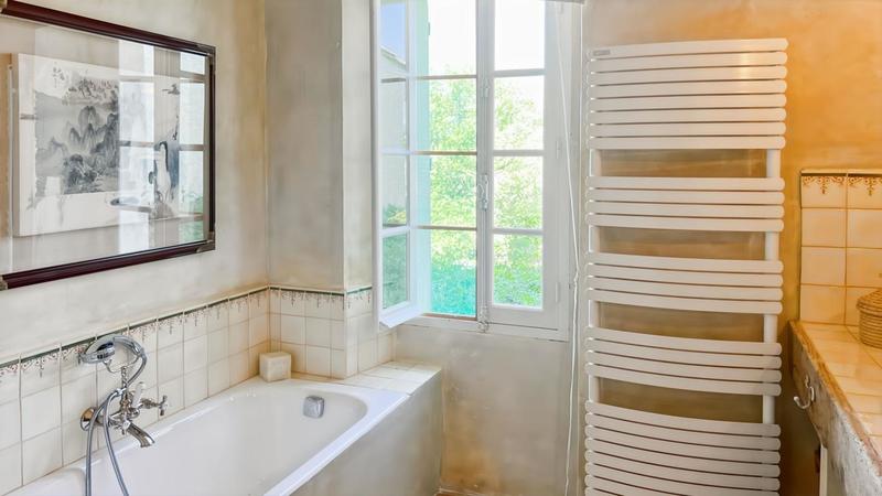 Maison - 500 m² - 8 pièces