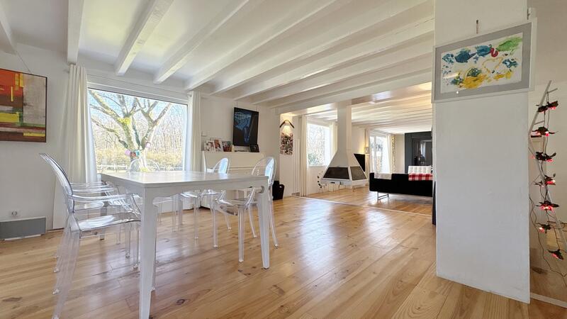 Maison - 280 m² - 7 pièces