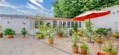 Maison - 220 m² - 9 pièces