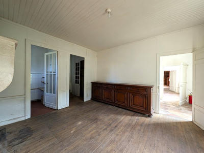 Maison - 250 m² - 7 pièces