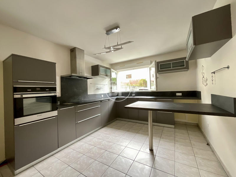 Maison - 111 m² - 5 pièces