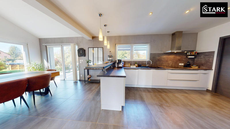 Maison - 138 m² - 5 pièces