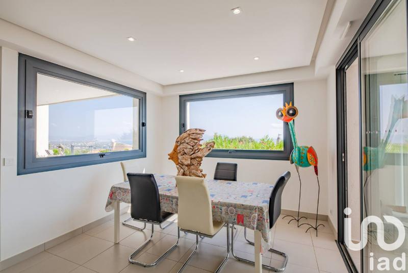 Appartement - 81 m² - 4 pièces