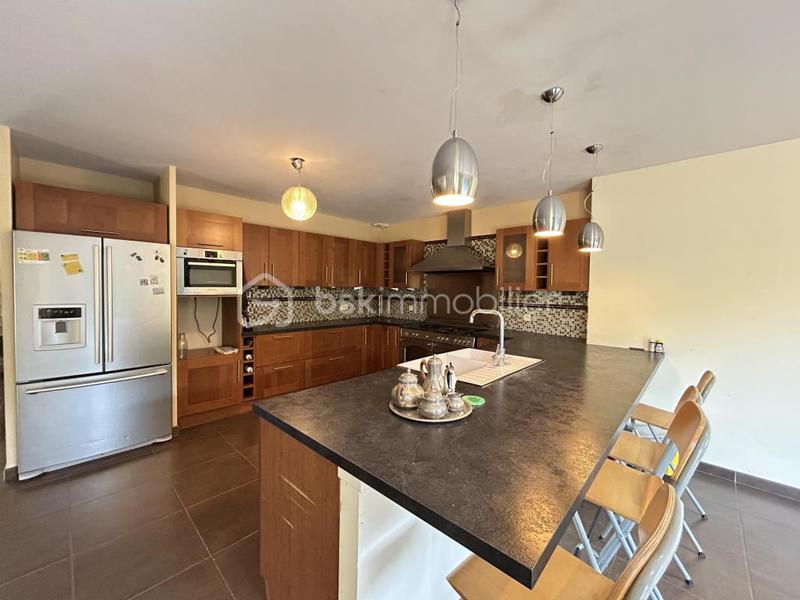 Villa - 235 m² - 8 pièces