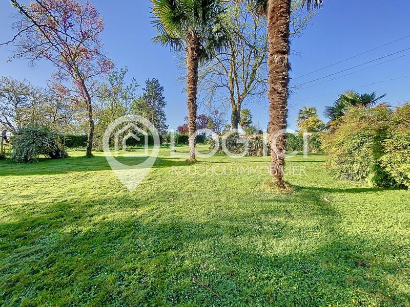 Maison - 270 m² - 8 pièces