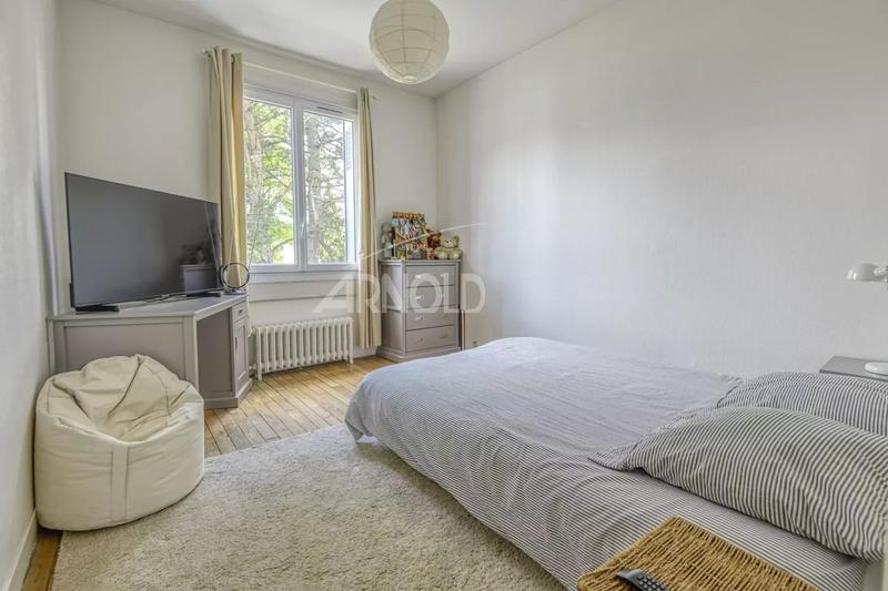 Maison - 204 m² - 8 pièces