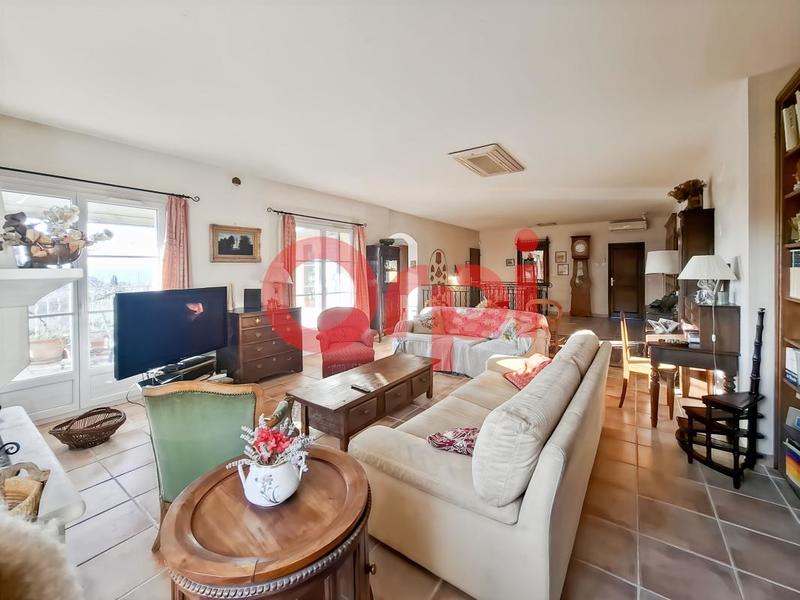 Maison - 198 m² - 6 pièces