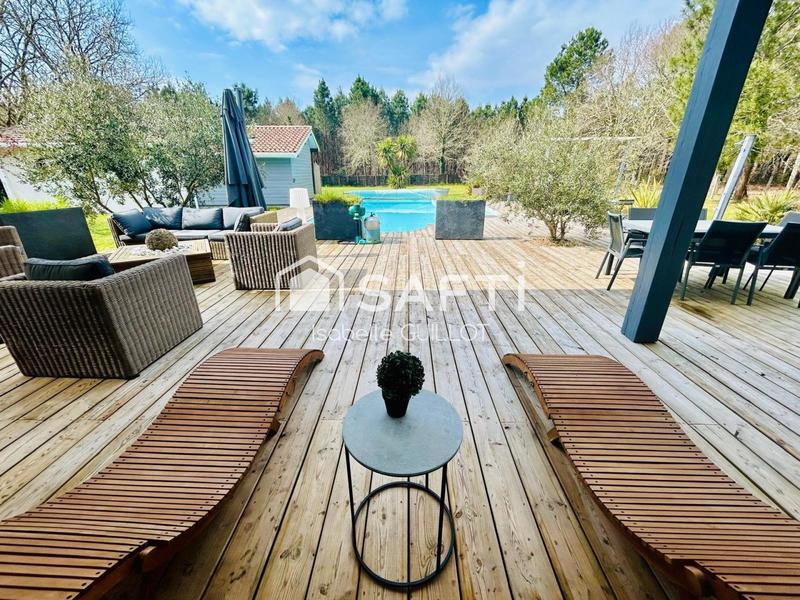 Maison - 240 m² - 9 pièces