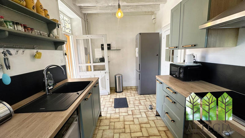 Maison - 317 m² - 14 pièces