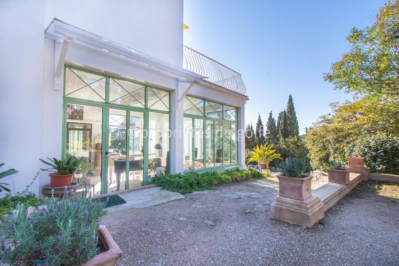 Maison - 255 m² - 6 pièces