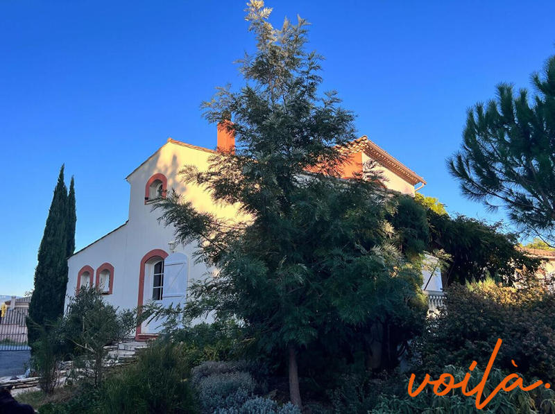 Maison - 220 m² - 6 pièces