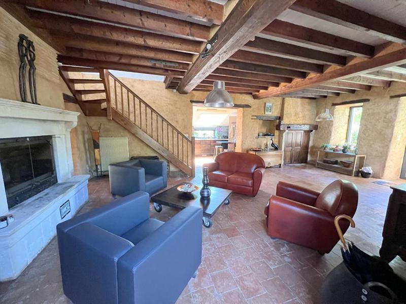 Maison - 225 m² - 9 pièces