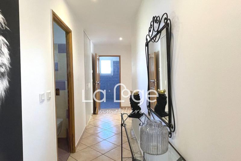 Maison - 208 m² - 8 pièces