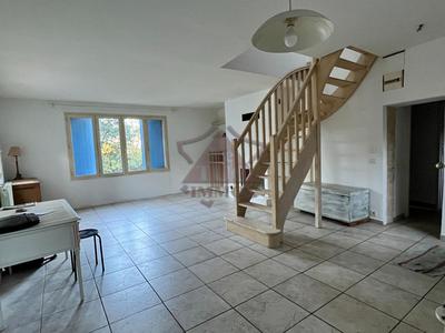 Maison - 98 m² - 5 pièces