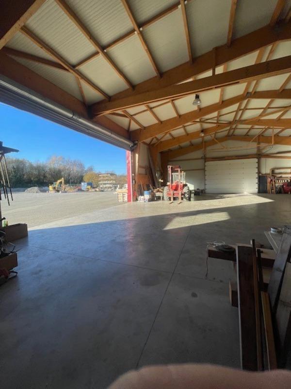Local d'activité / Entrepôt - 600 m² - 5 pièces